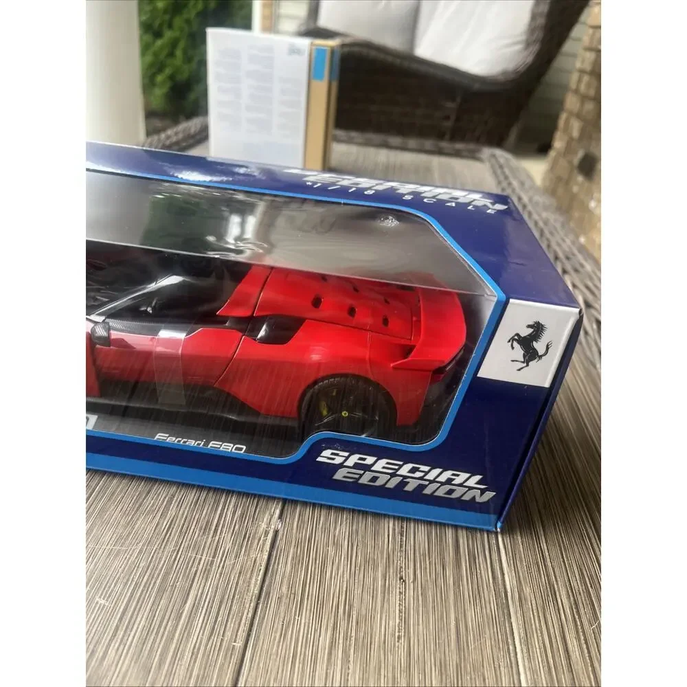 Ferrari F80 1:18 Scale Diecast Model Car Red Maisto Special Edition
